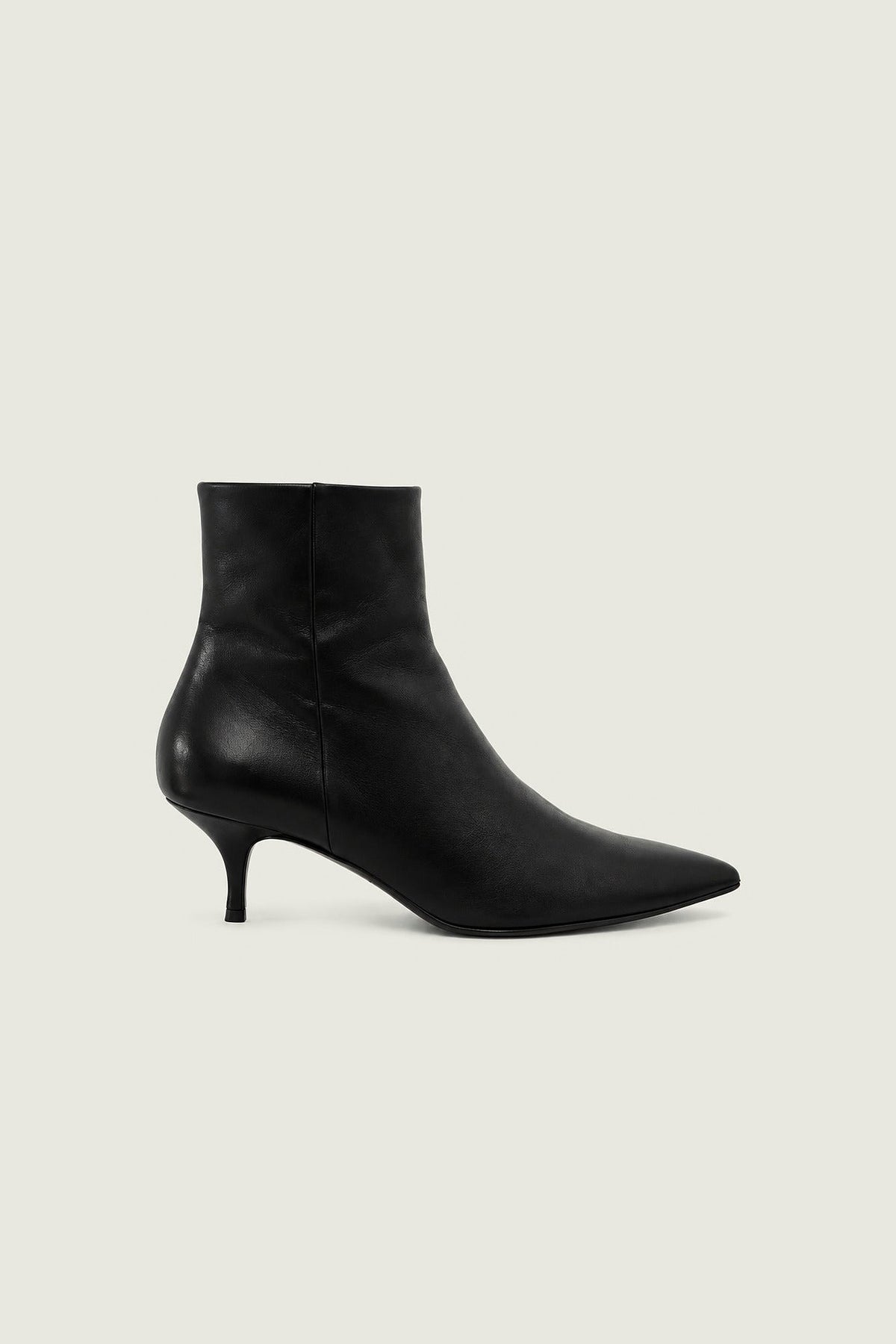 Boots pointues en nappa Guglielmo Rotta, noir, vue de profil