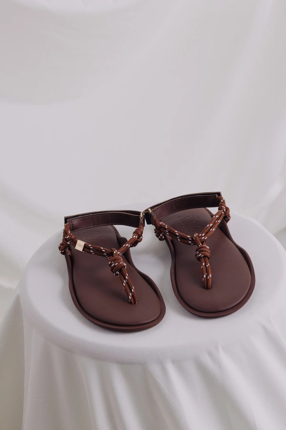 Sandals FLÒ with cords